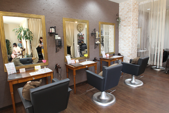 アベリー設計施工の美容室例17　HAIR＆MAKE felice　ヘアーアンドメイク　フェリーチェ(三島市)
